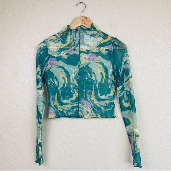 RSQ Tops - RSQ Print Mesh Seam Long Sleeve Cropped Printed Shirt In Green
